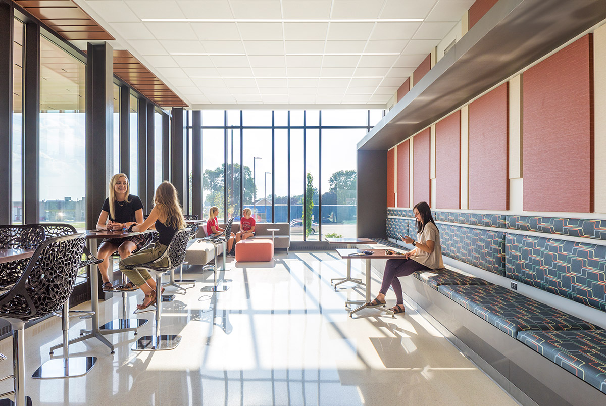 Northwestern College Natural and Health Sciences Building | Student Lounge | Mechanical Engineering Design Services | Engineering Design Associates, Inc. | EDA