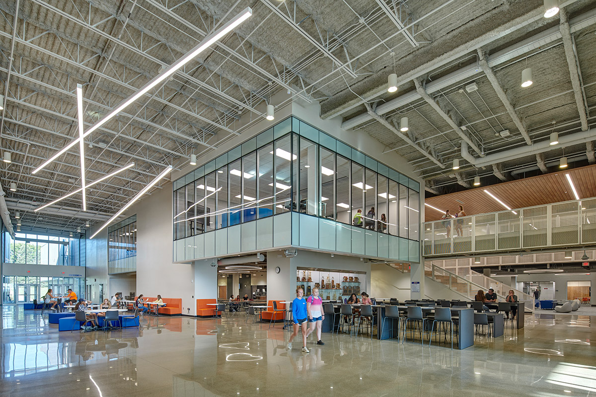 Sioux Center High School | New High School | Student Commons | Engineering Design Associates